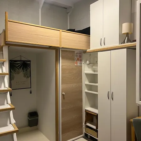 Appartement Solo Traveler's Budget-friendly Near Sava Temple *