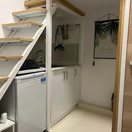 Solo Traveler's Budget-friendly Near Sava Temple Appartement